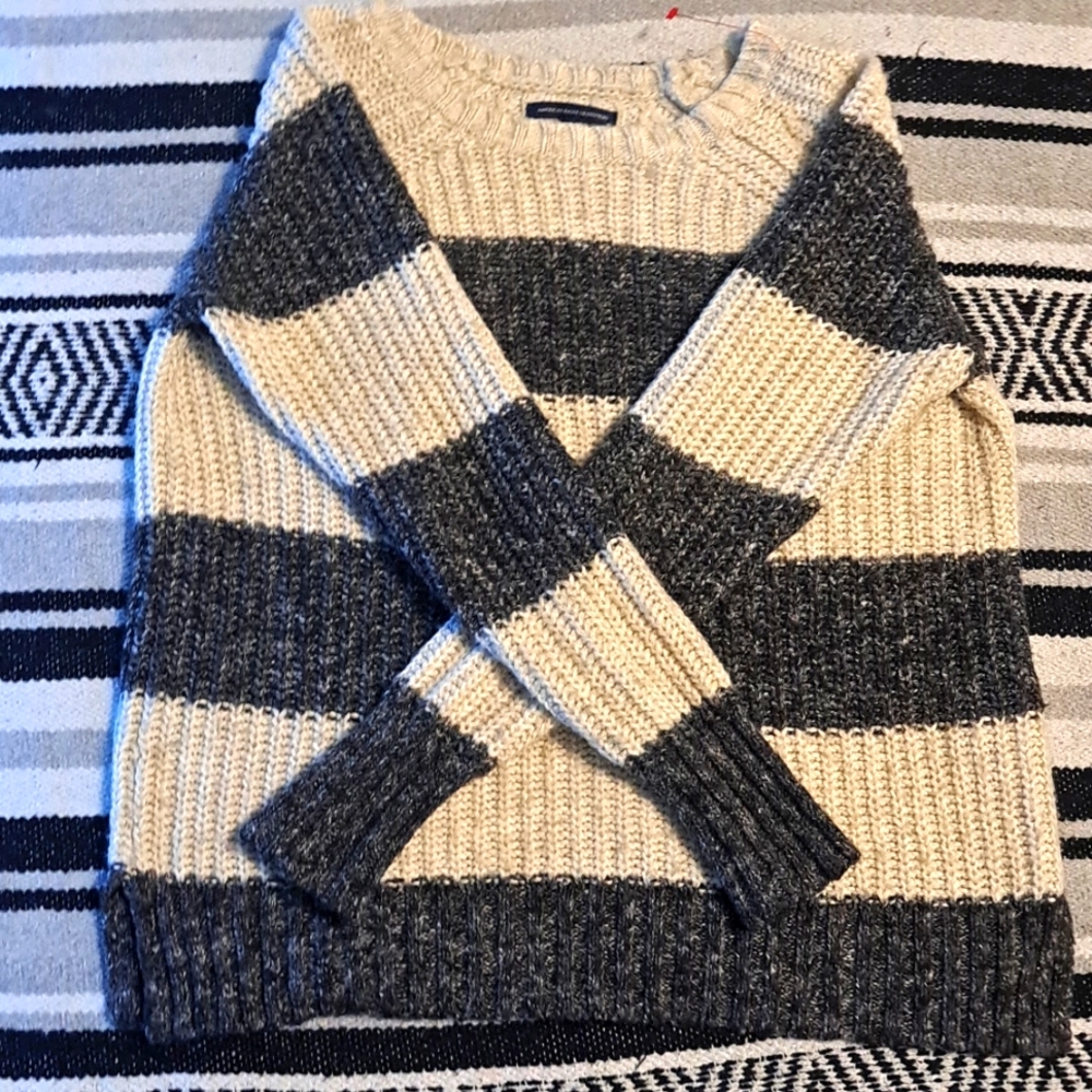 Grey/black and white sweater